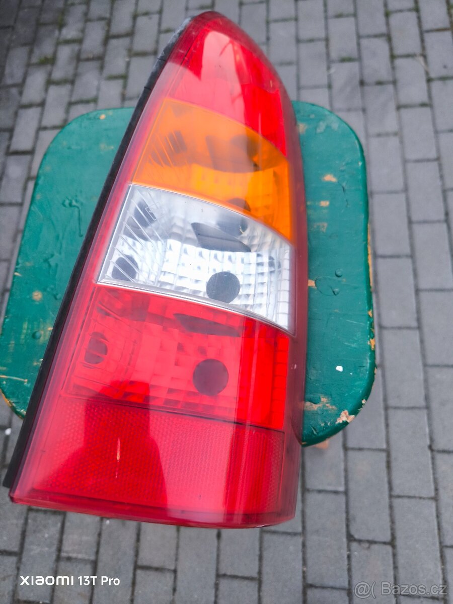 Mix věcí Opel Astra G Caravan - 2