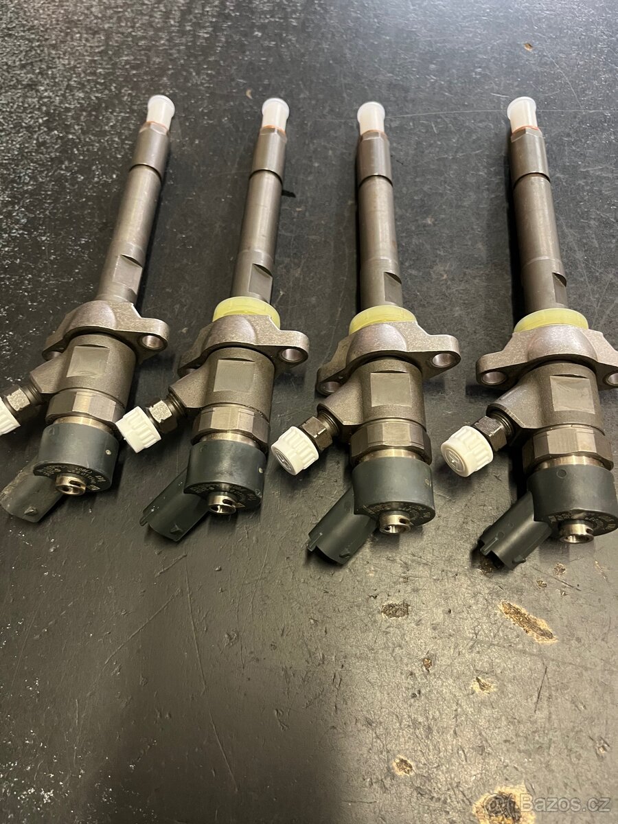 Vstřikovač Bosch 0445110239 - 2