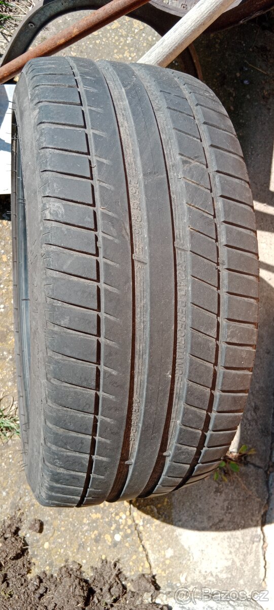 Prodám 1ks pneu 215/45/R16 90V - 2