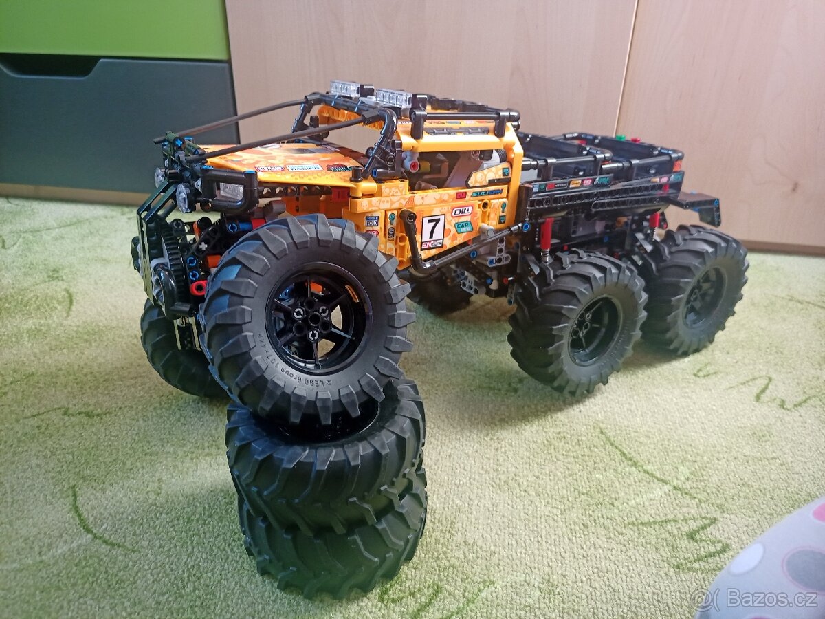 2x LEGO Technic 42099 RC Extrémní teréňák 4x4 - 2