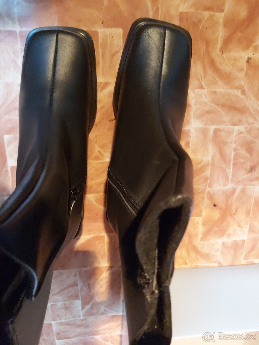 Prodám nové zimní kozačky BAŤA vel. 37 viz reálné foto. - 2