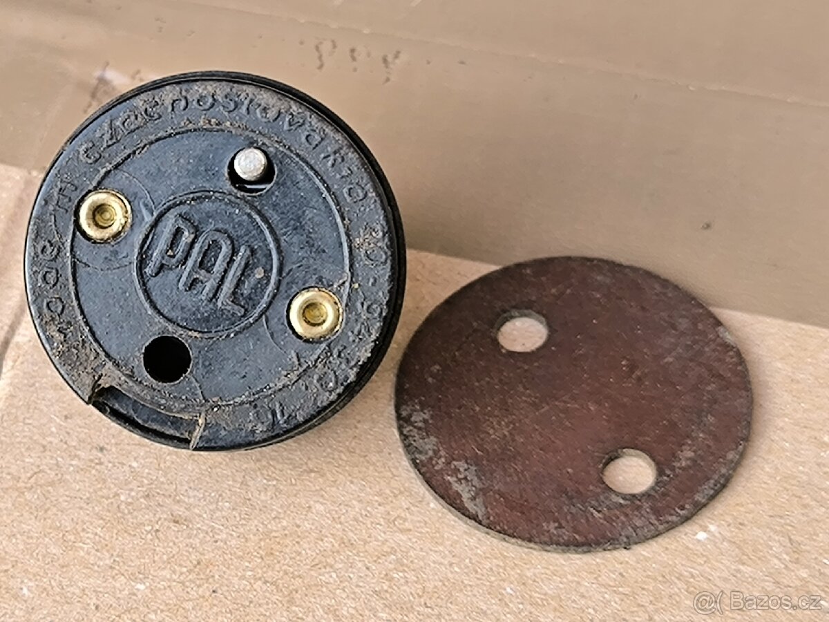 Bakelitový vypínač pro motor bd1s72a - 2