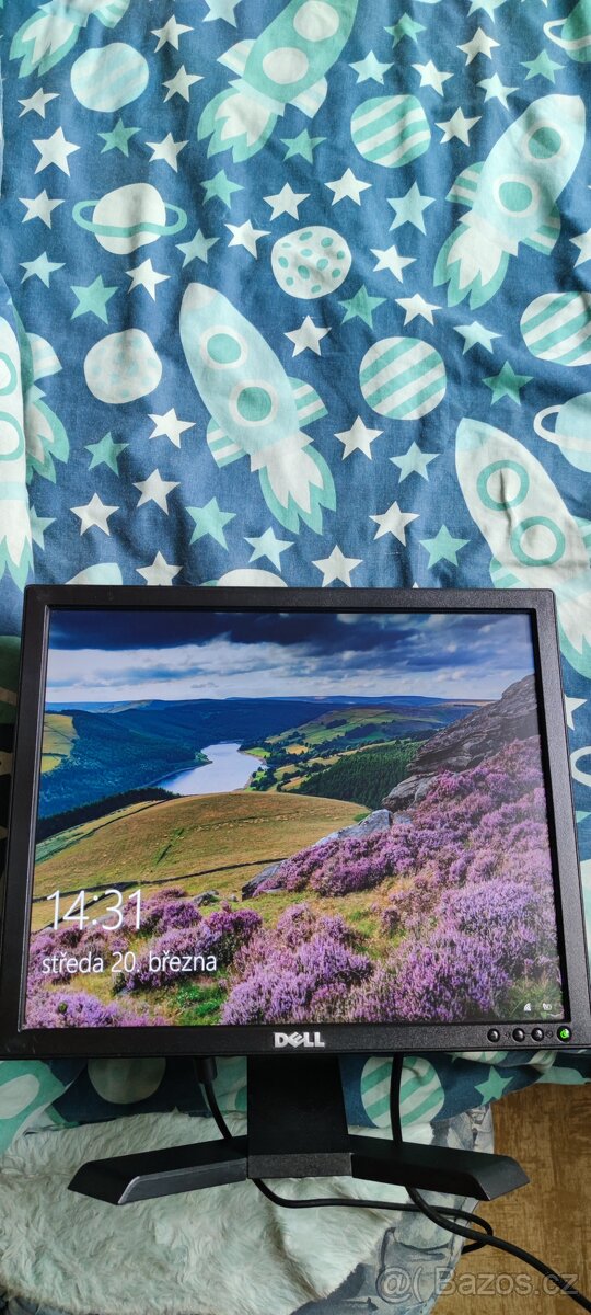Starší monitor - 2
