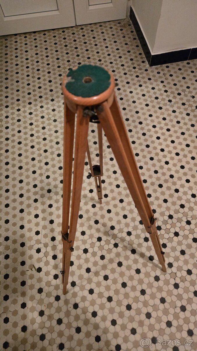 Starožitný skládací stativ a spínací expoziční hodiny Novex - 2