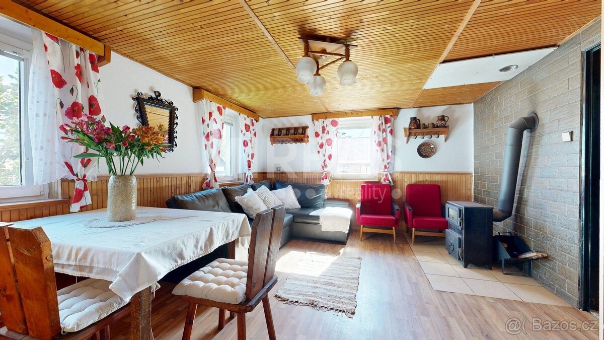 Sadská, prodej chaty 3+1 46,5 m2 + garáž 19 m2, na pozemku 3 - 2