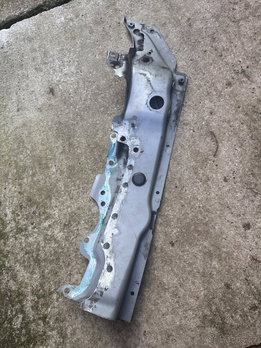 Audi A7 držák blatníku levý 4G0805239 - 2