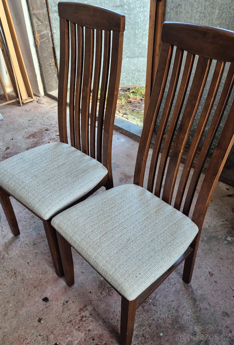 Dřevěné polstrované židle - 2