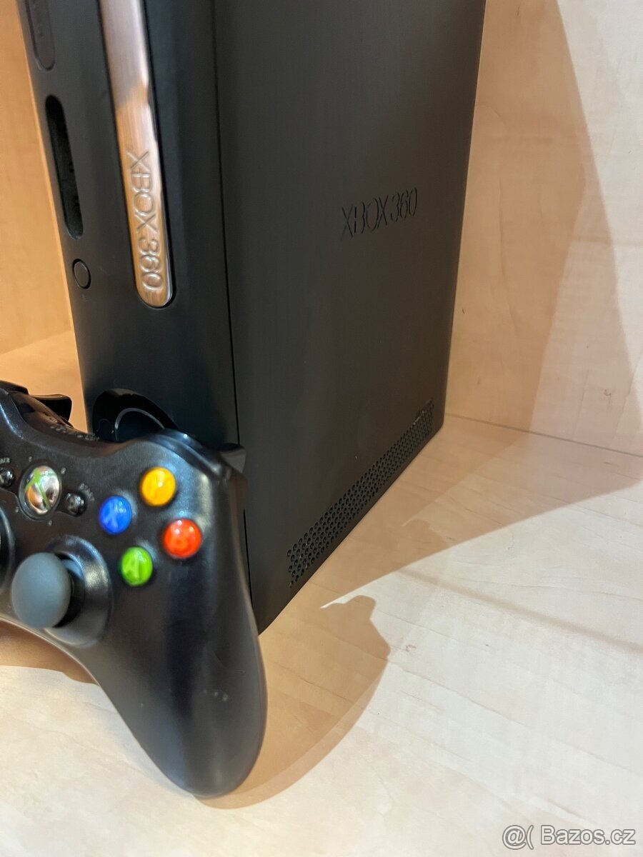 Xbox 360+ovladač - 2