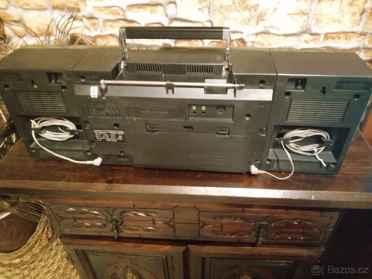 Retro radiomagnetofon - 2