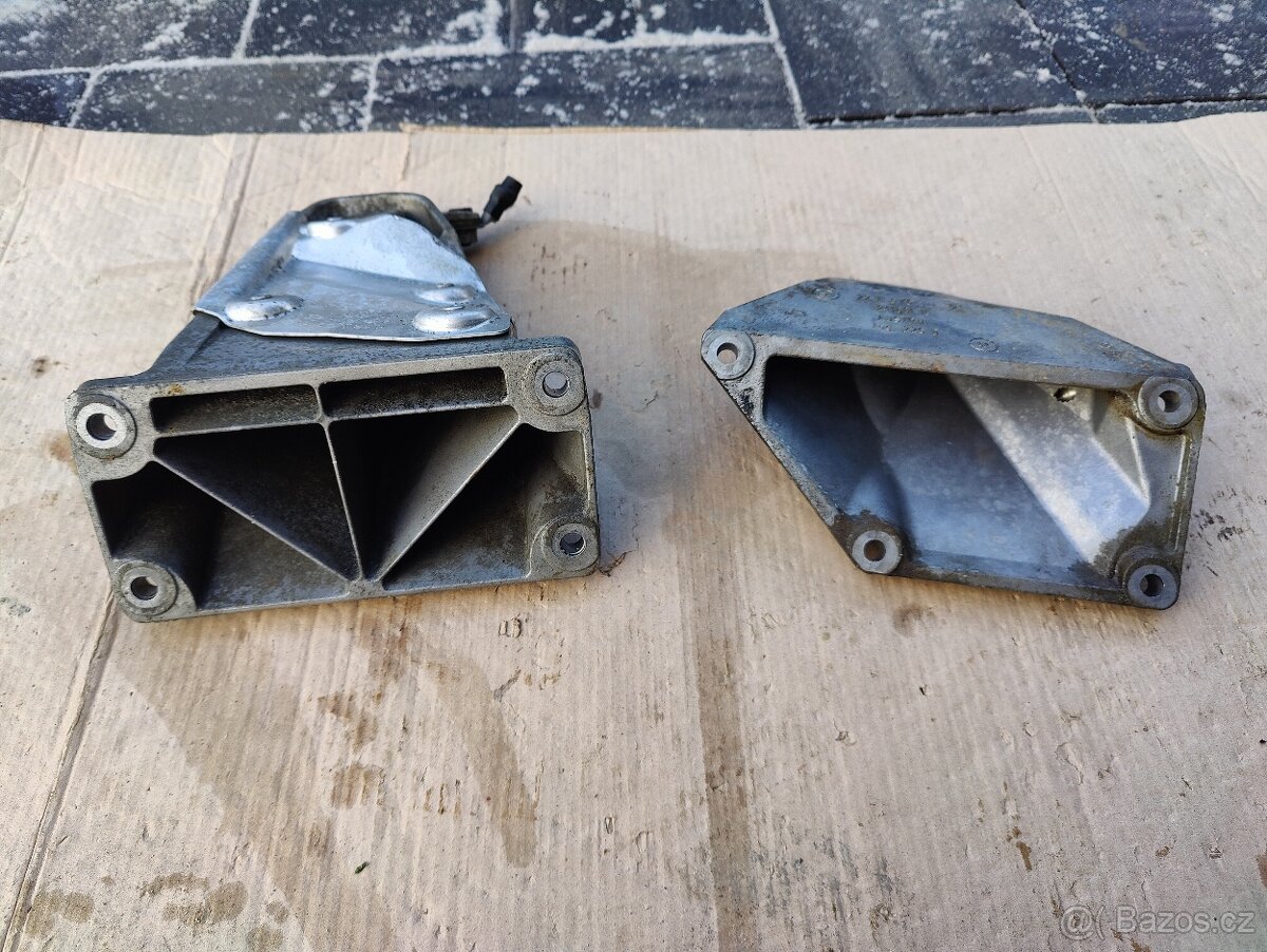 Držáky motoru z E60 M54B30 - 2