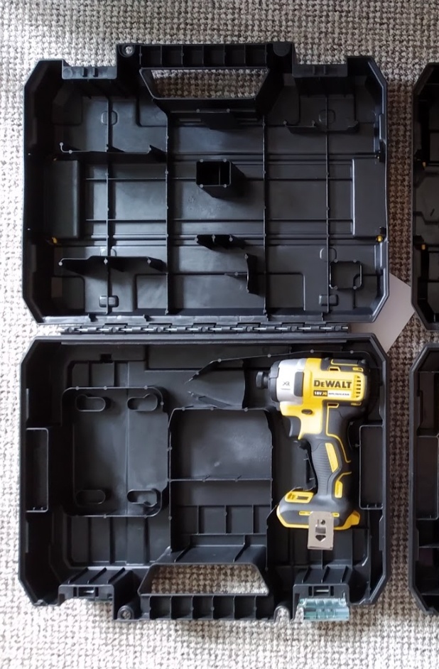 DeWalt DCF887NT - rázový utahovák - 2