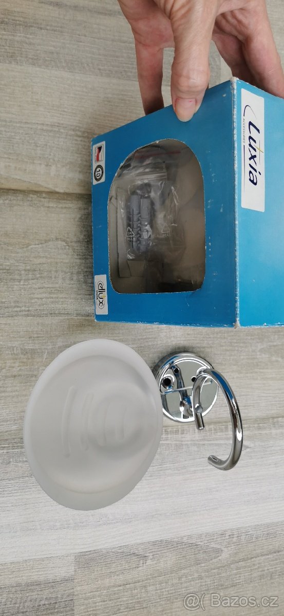 Drzak na mydlo novy, s prislusenstvim - 2