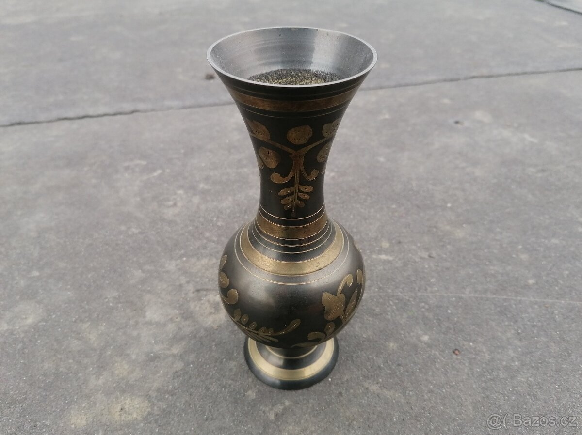 Predám mosadzná váza - 2