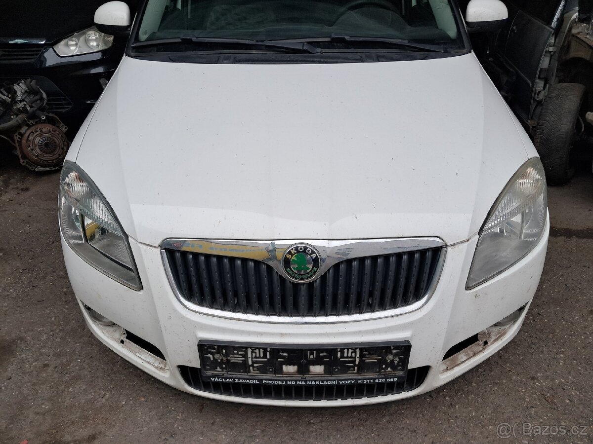 Kapota motoru Škoda Fabia II předfacelift - 2