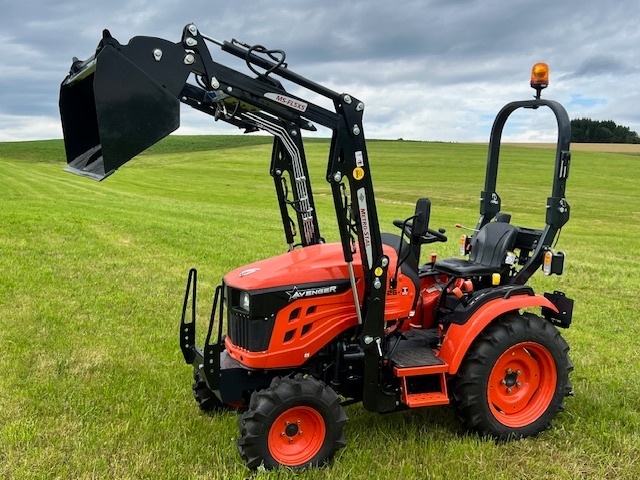 Malotraktor Avenger 26 + čelní nakladač - 2