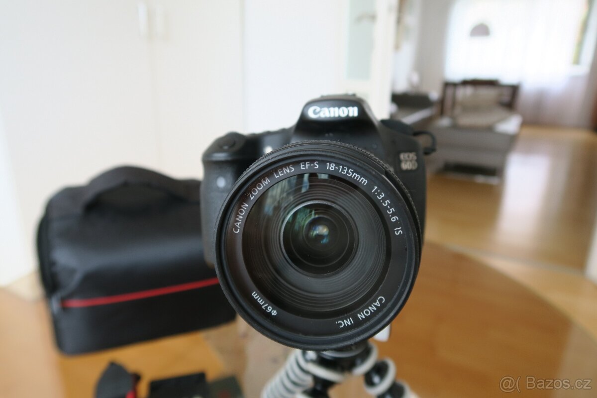 Canon EOS 60D + Canon EF-S 18-135mm - 2