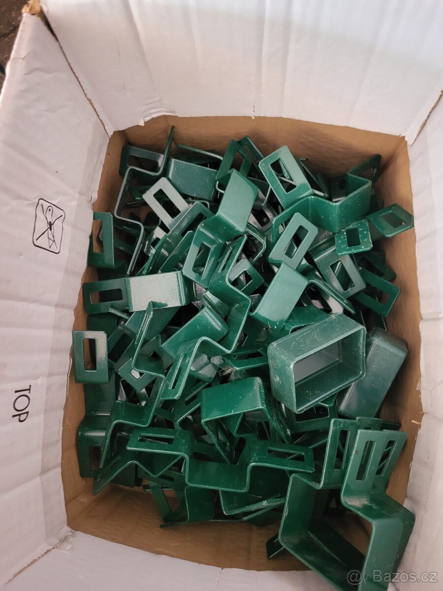 plotové úchyty - 2