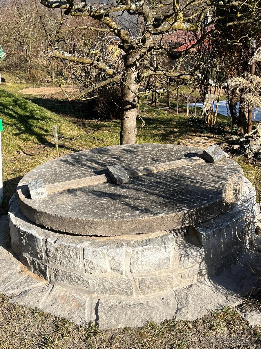 Studniční poklop průměr 130 x 10 - 2