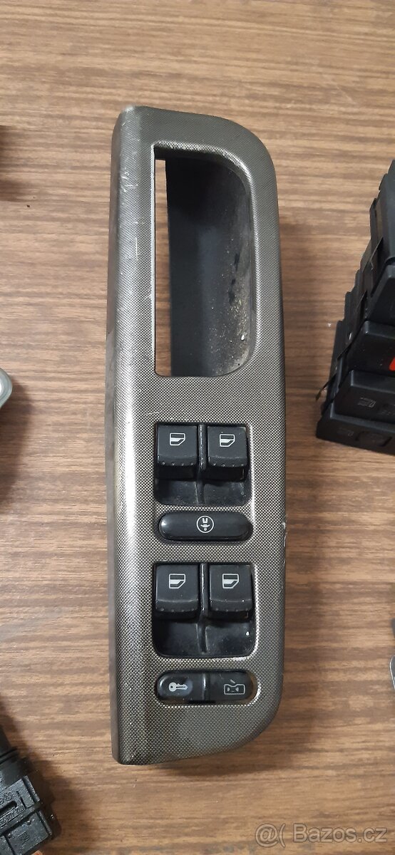 Pár dílů z vw passat Variant B5.5 96kw - 2