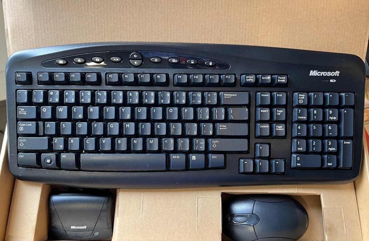 Prodám set Microsoft klávesnice a myš - 2