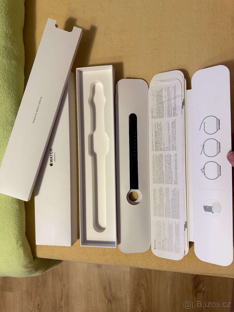 Apple Watch Series 3 42 mm hliník - 2