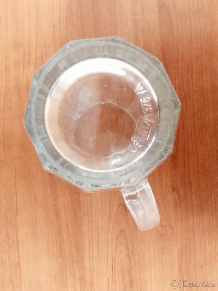 PRODÁM SKLENĚNNÝ PŮLLITR Prodám skleněný půllitr, cejchovaný - 2