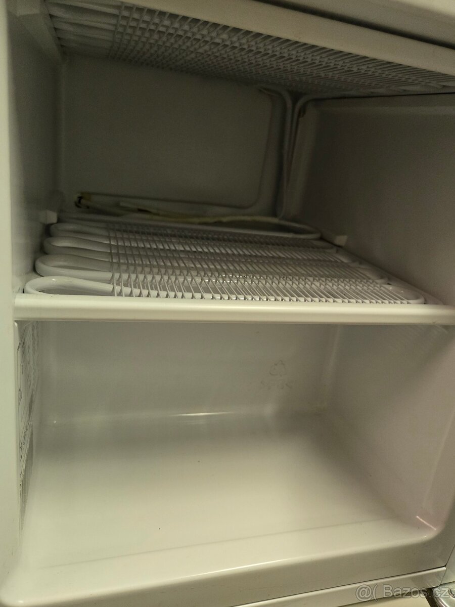 mrazák malý 30L, A+ , 51 cm výška - 2