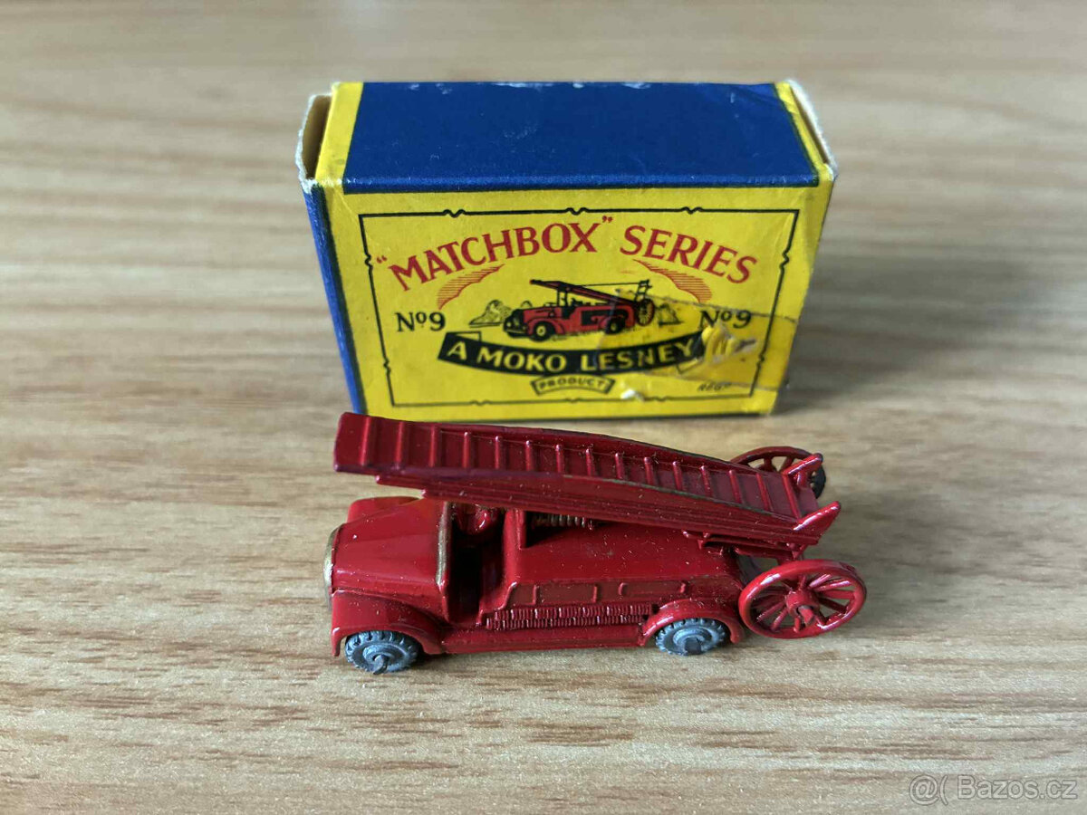 Matchbox RW 9 DENNIS FIRE ESCAPE ENGINE - 2