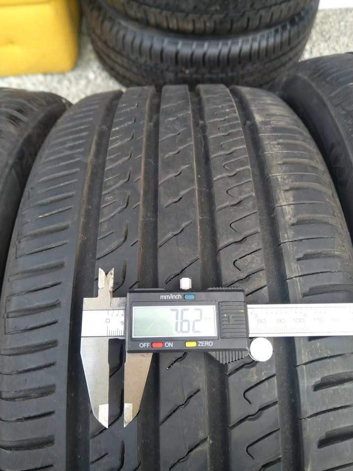215/40 R 18 letné BARUM. - 2