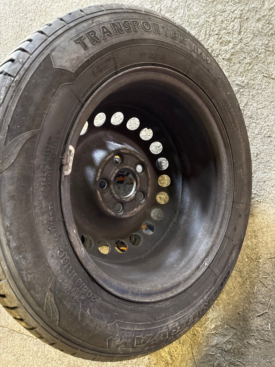 kola VW Transporter T5/T6 - 2