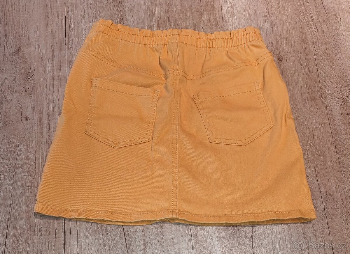 Dívčí sukně, vel. 8 let - 2