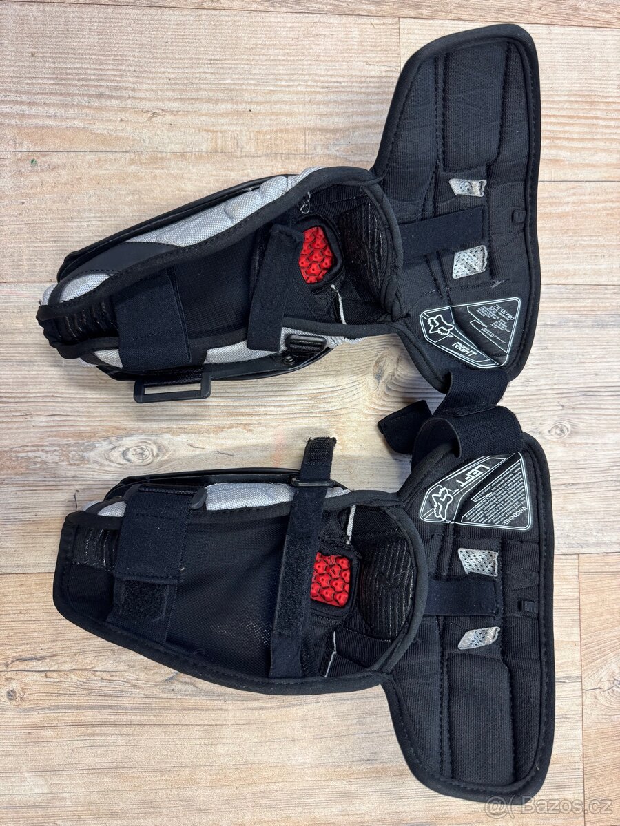 Chrániče loktů FOX TITAN - 2