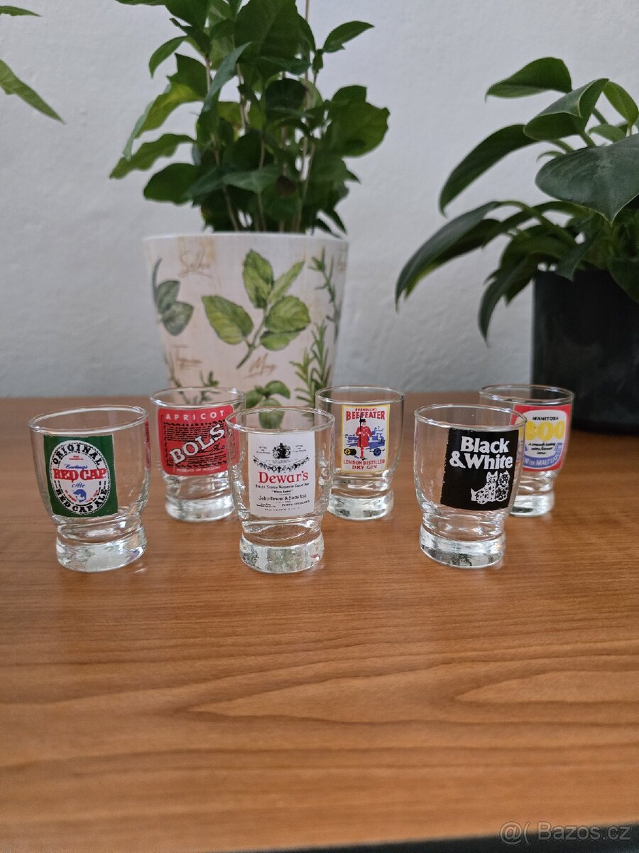 6 retro panákovek - 2