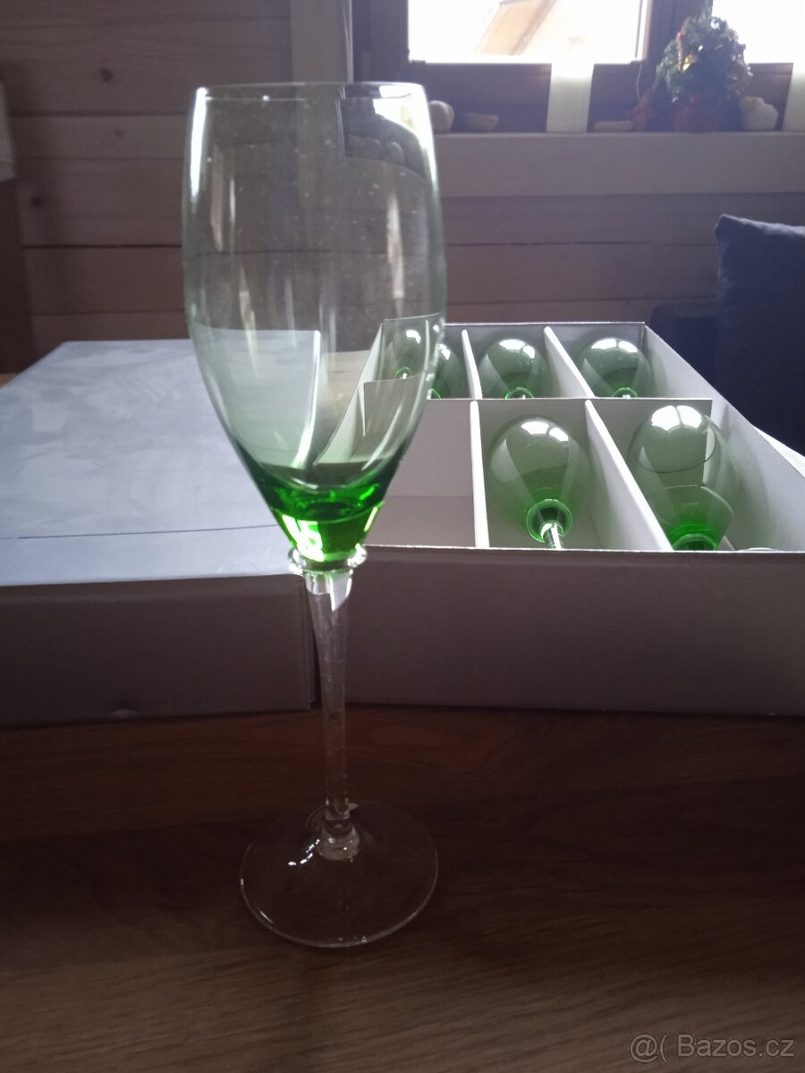 Sklenice na víno se stopkou - 2