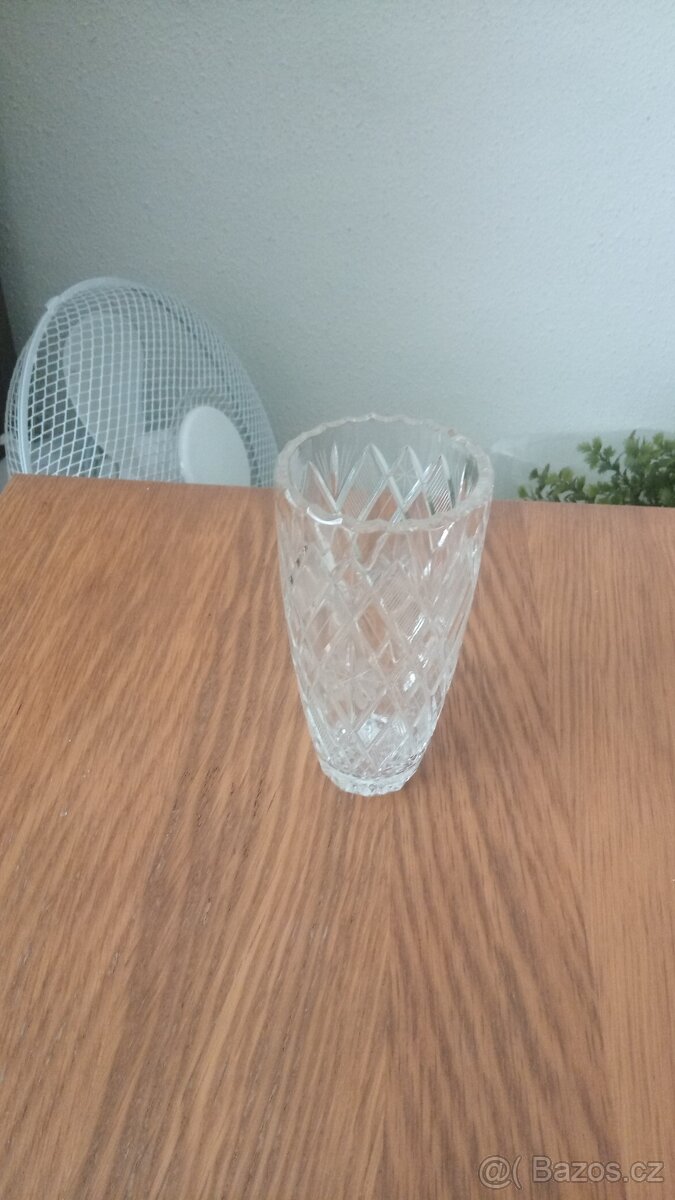 VÁZA, vázička - skleněná, broušená - 2