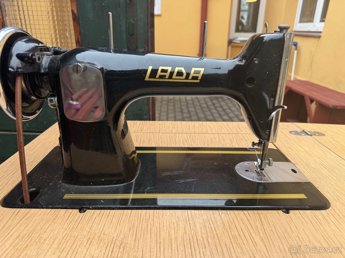 Šicí stroj Lada - 2