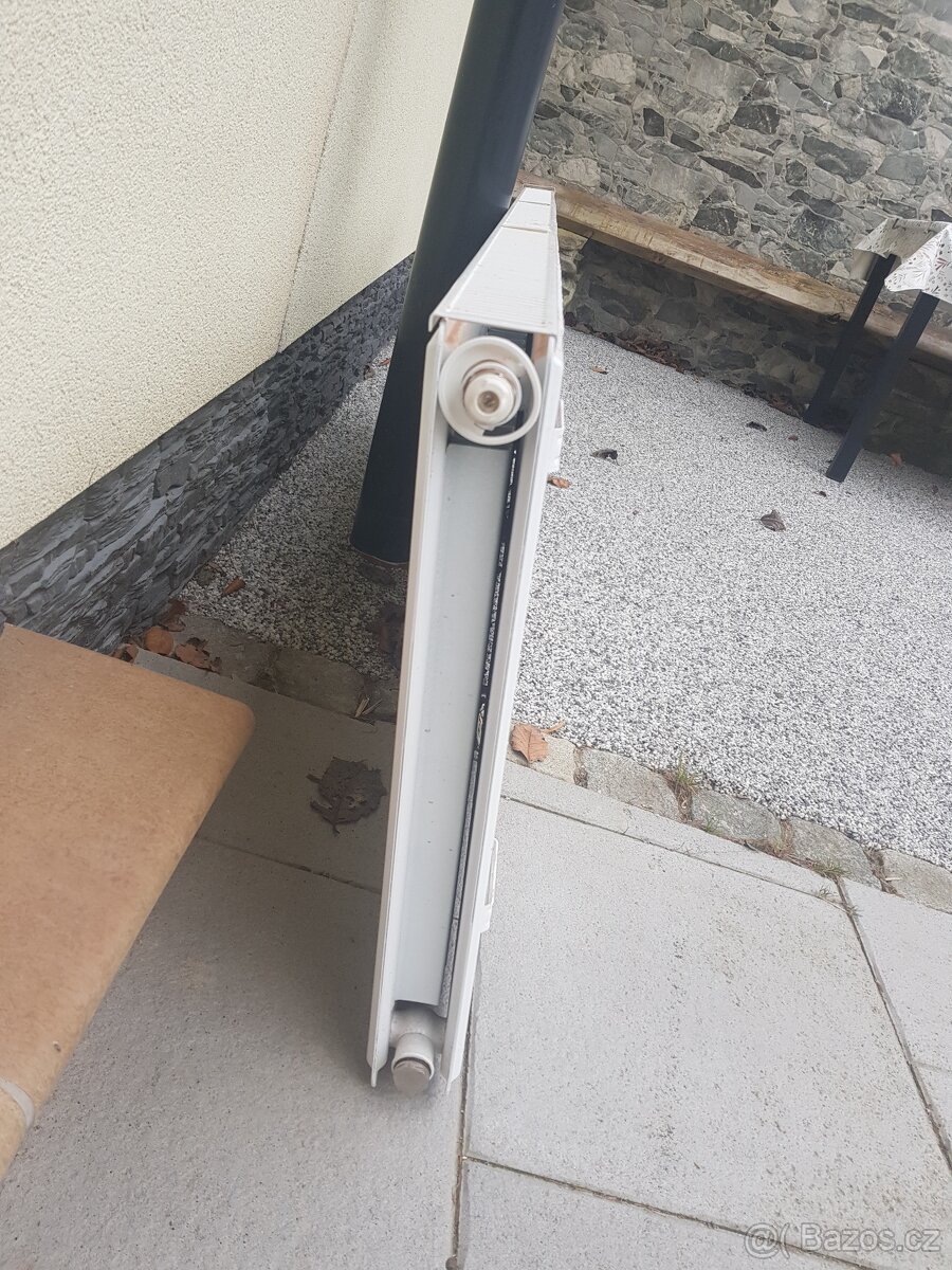 Prodám radiátor 160x50x6,5 cm - 2