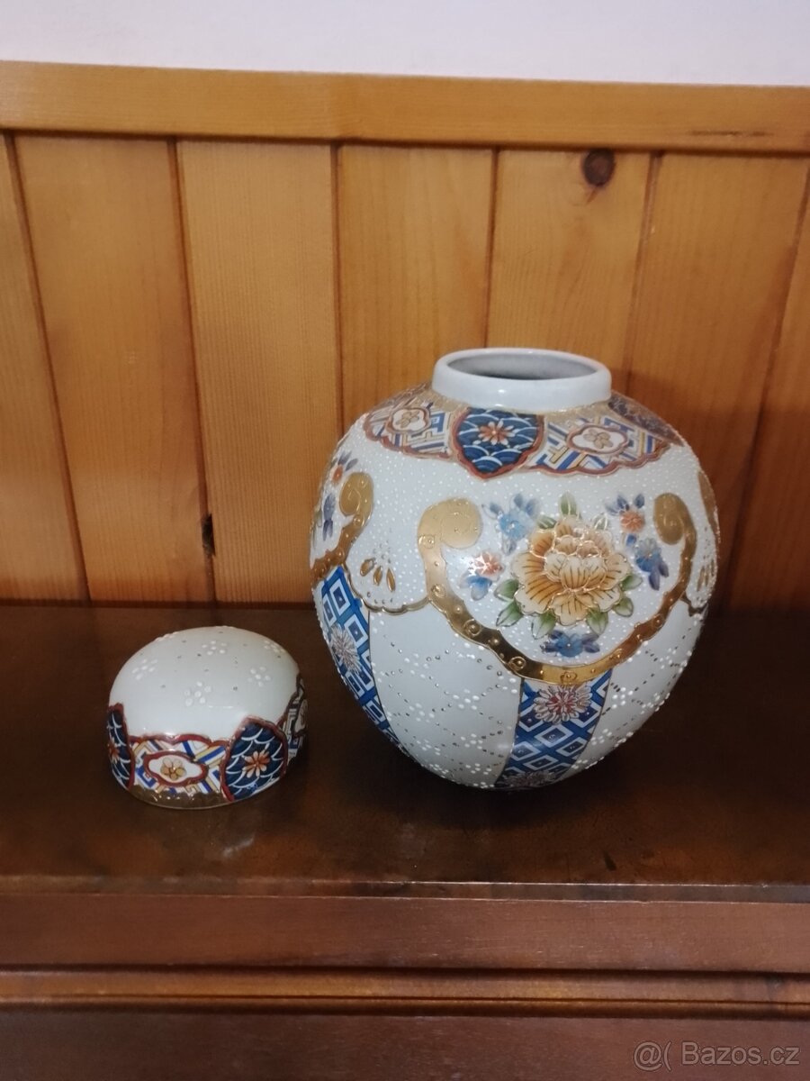 Porcelánová váza - 2