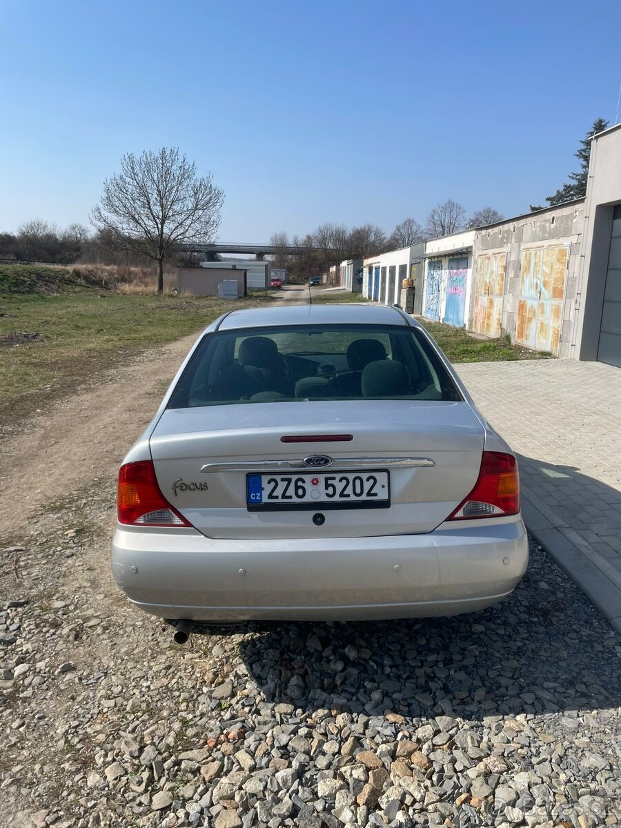Ford Focus 1.8 16V GHIA - 2