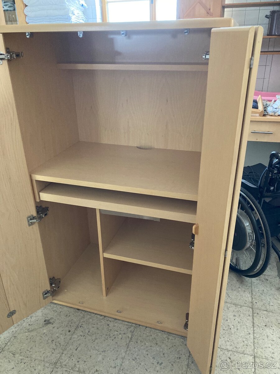 Skříň s psacím stolem - 2