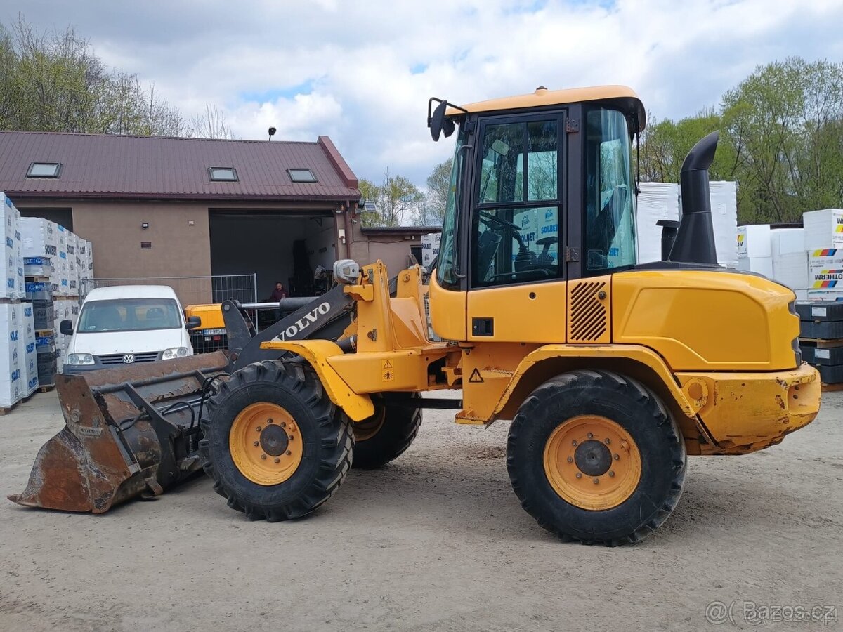 Nakladač Volvo L35G - 2