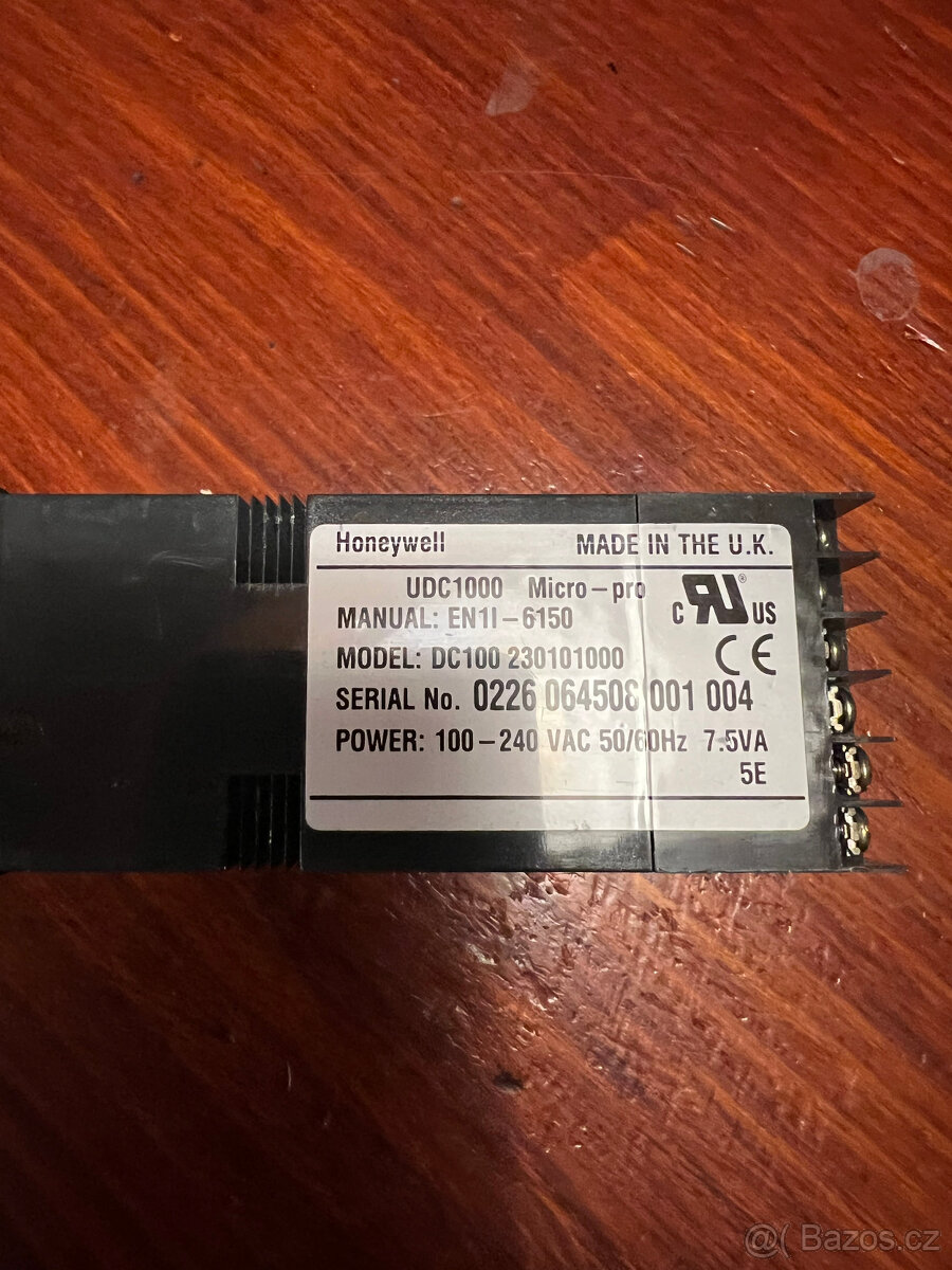 Procesní regulátor Honeywell UDC1000 Micro Pro - 2