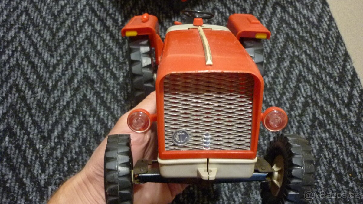 VELKÝ TRAKTOR NDR - 2
