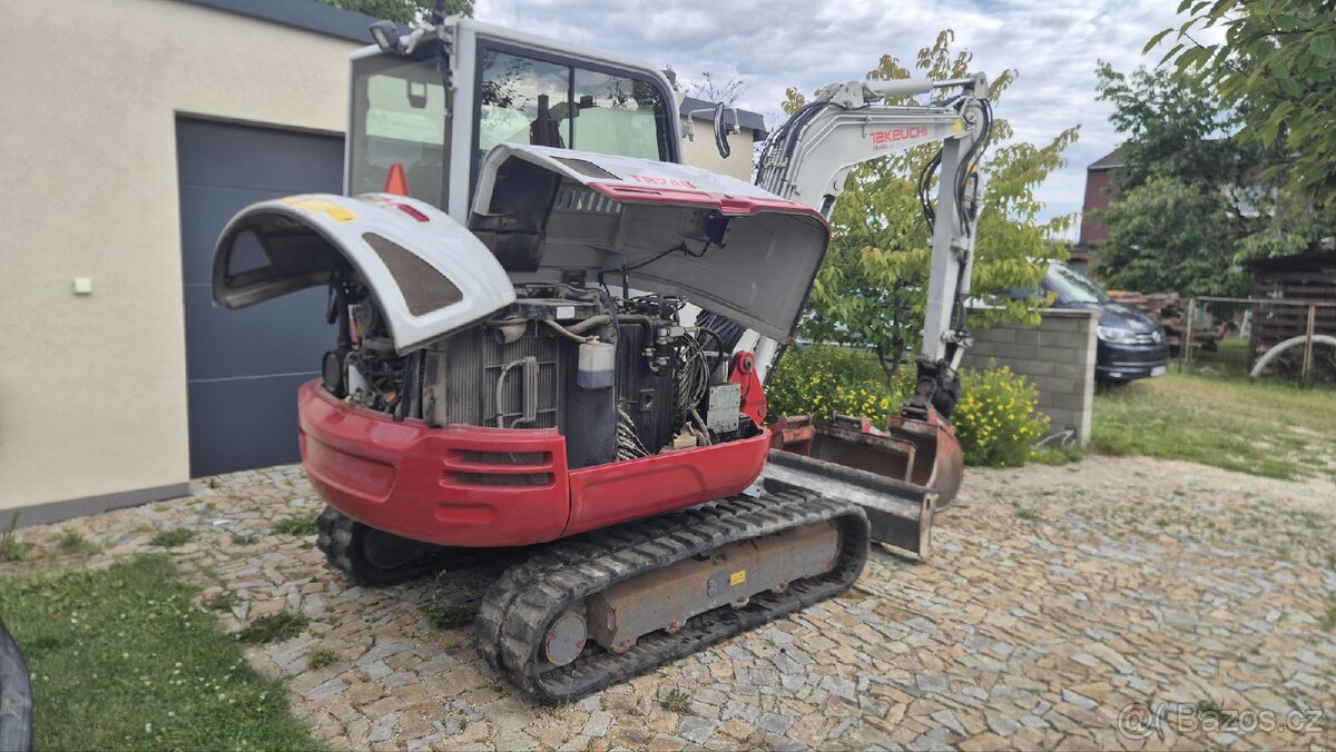 Takeuchi TB240 powertilt centralni mazani - 2