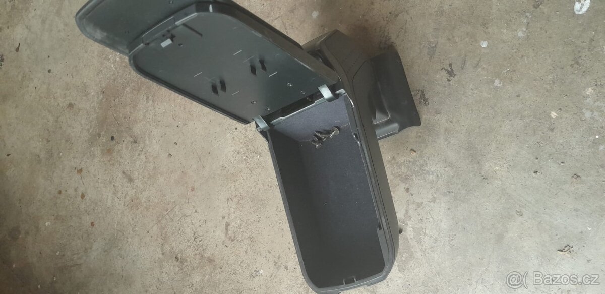 Prodám Loketní opěrku Opel Zafira B - 2