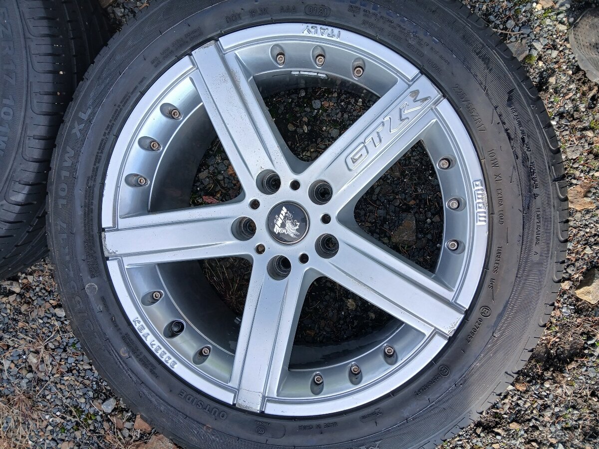 Alu kola 5 x 114,3 R17 MOMO GTR - 2