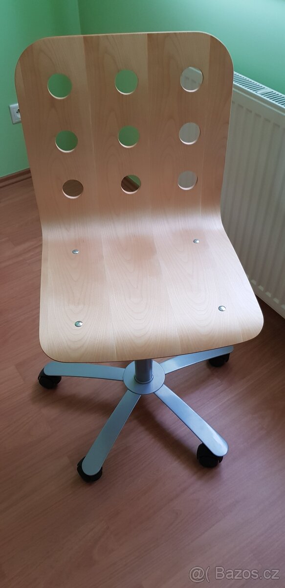 Prodám psací stůl se židlí - 2