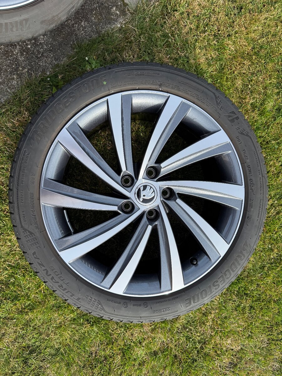 Alu kola Perseus 18” Octavia 4 - 2