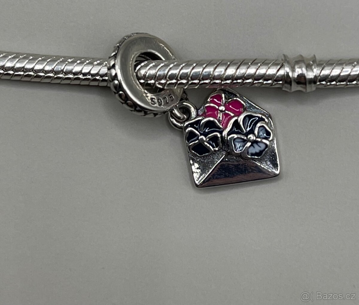 Stříbrný přívěsek č. 8 - obálka - 2