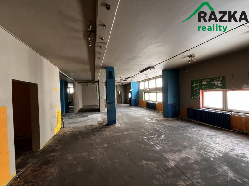 Pronájem komerčních prostor (291 m2) v Tachově,... - 2